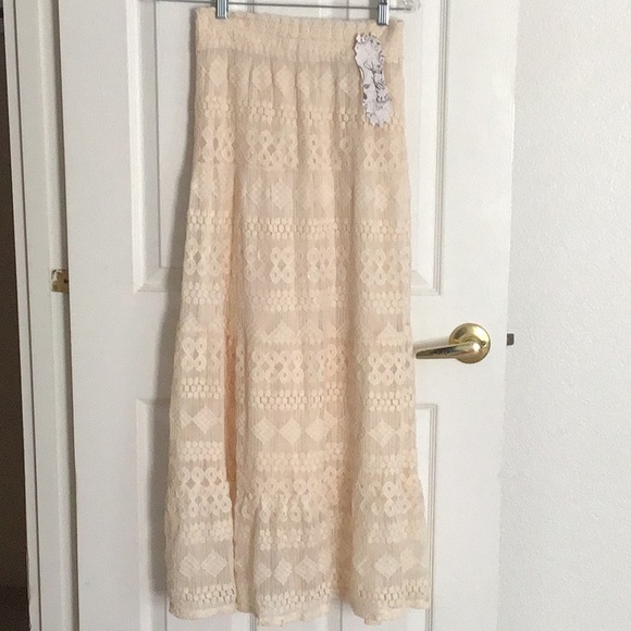 J Gee Dresses & Skirts - J Gee Lace Maxi Skirt
